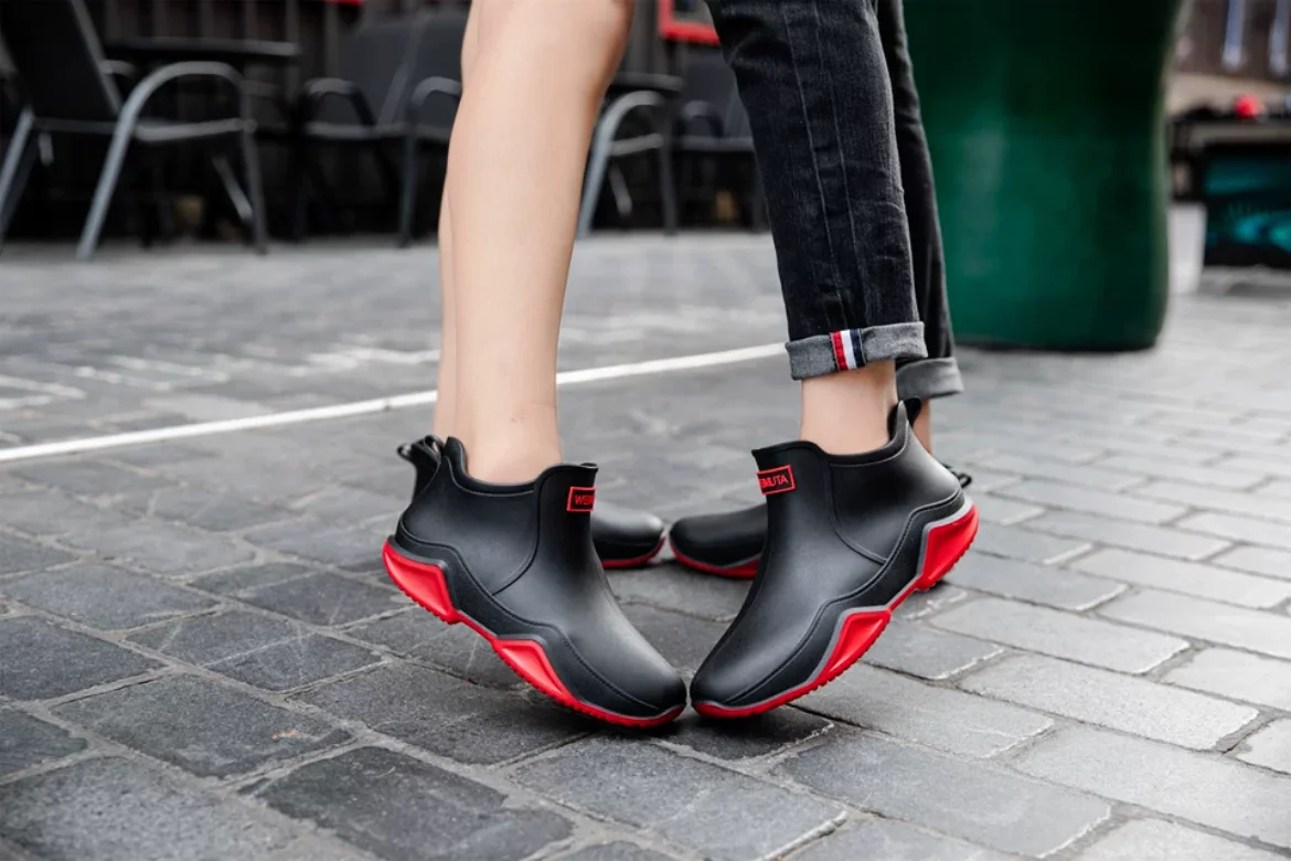 Fashion Couple's Outdoor Rain Boots New Men High Top Hiking Fishing Water Shoes Anti-slip Chef Work Ankle Boots Waterproof Shoes